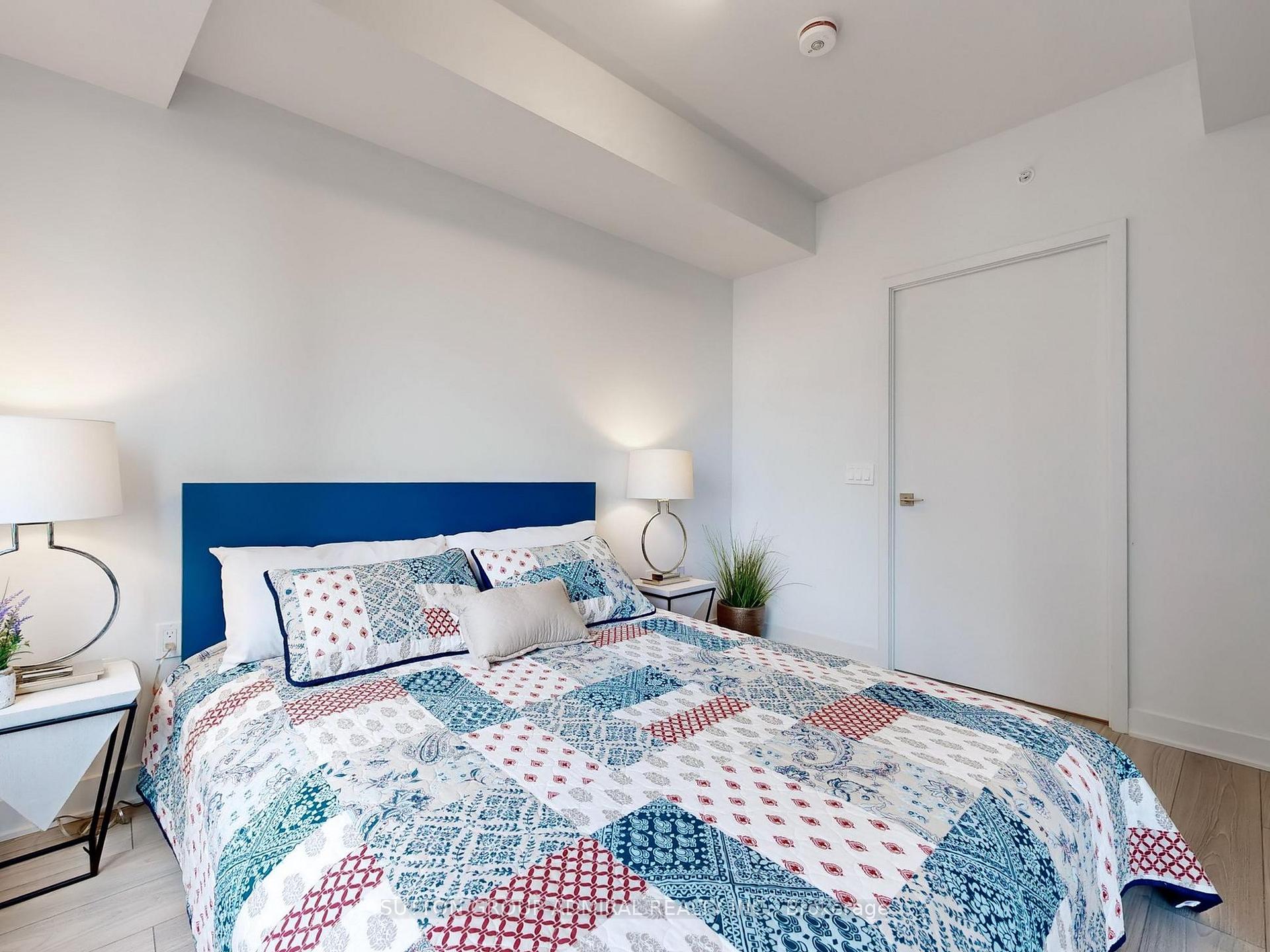2 Bedrooms Condo at 2920 Hwy 7, Vaughan For sale