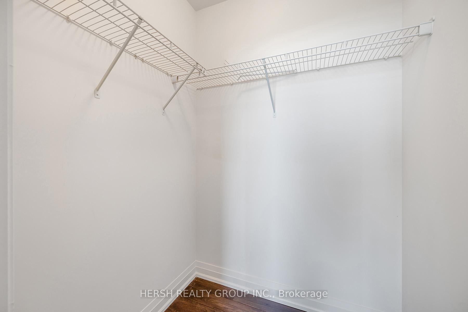 3 Bedrooms Condo at 10 Meadowglen,  Toronto For sale