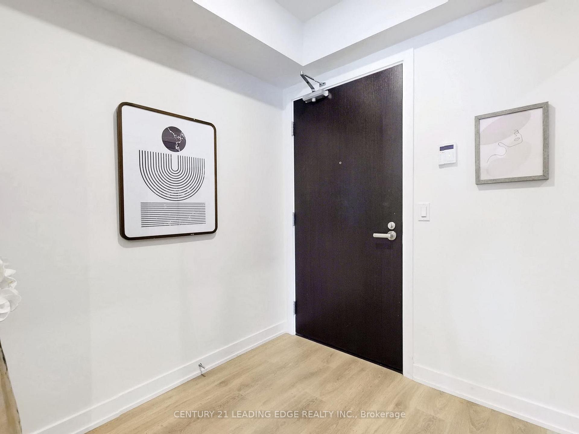 3 Bedrooms Condo at 501 Yonge, Toronto For sale