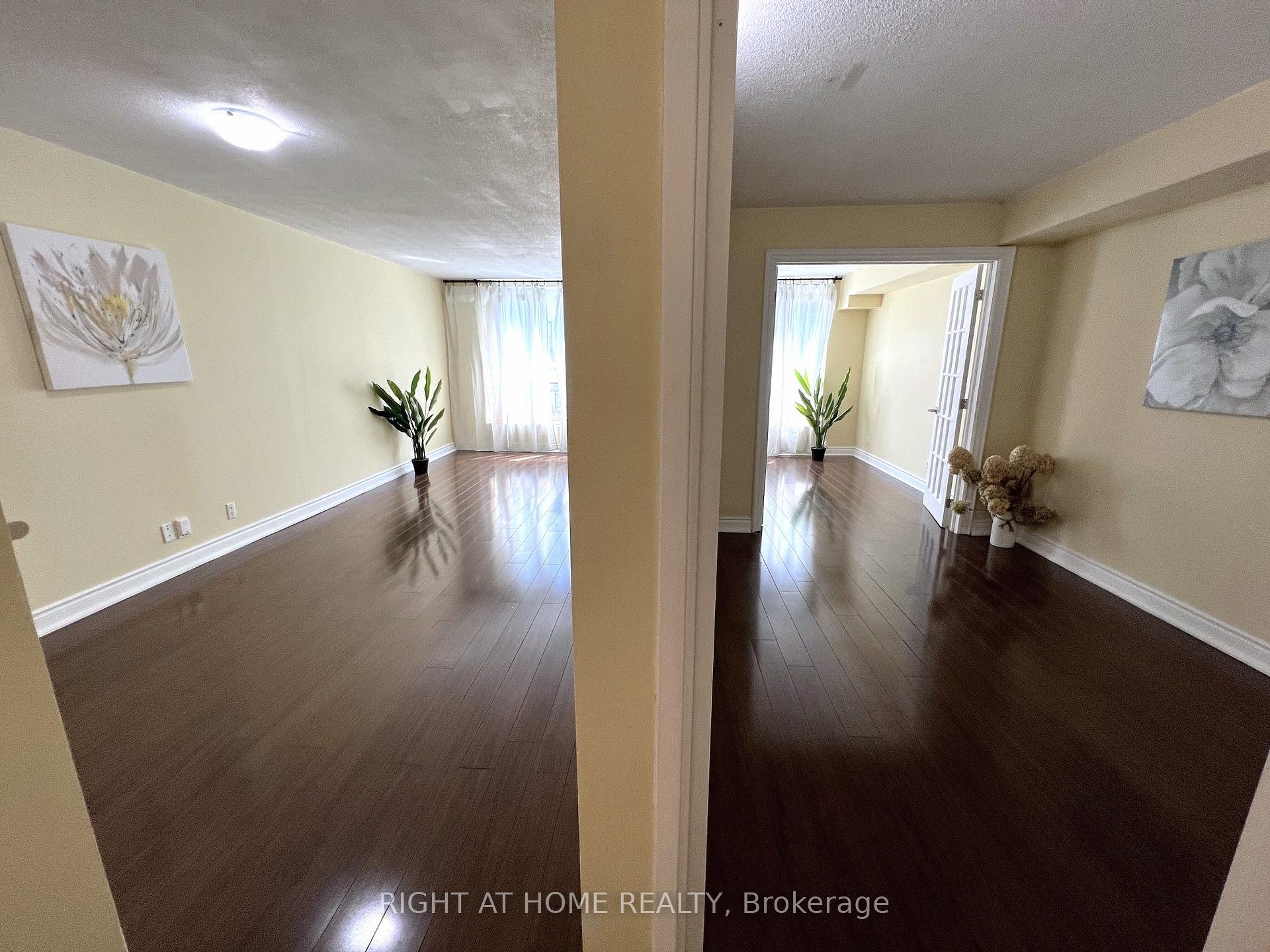 2 Bedrooms Condo at 92 King, Toronto For sale