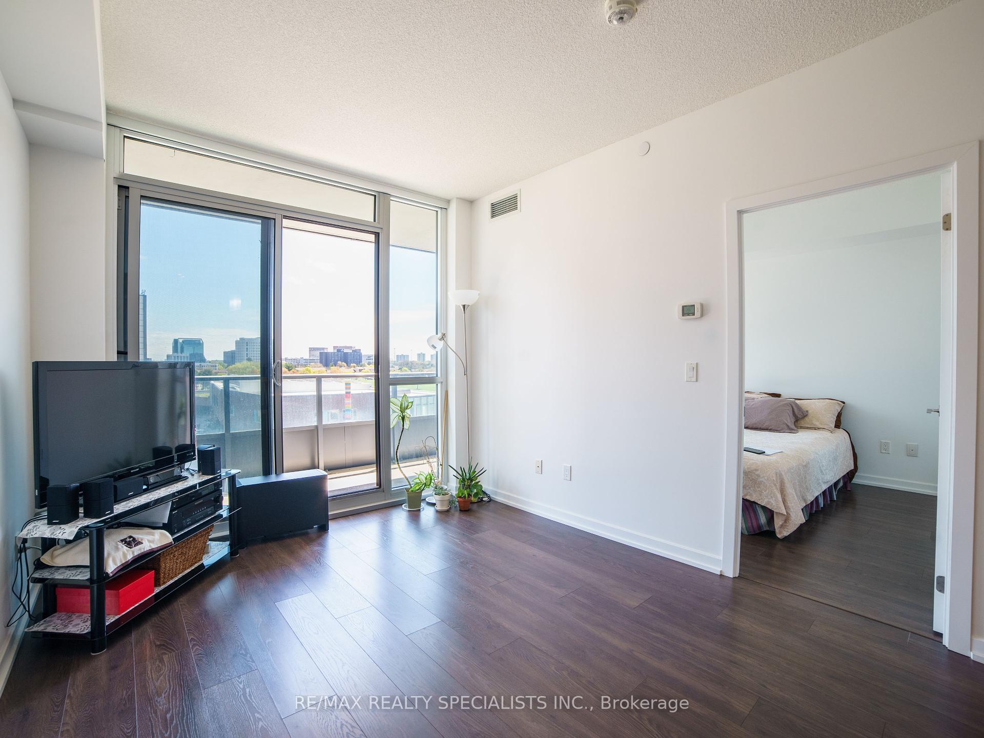 2 Bedrooms Condo at 50 Forest Manor, Toronto For sale