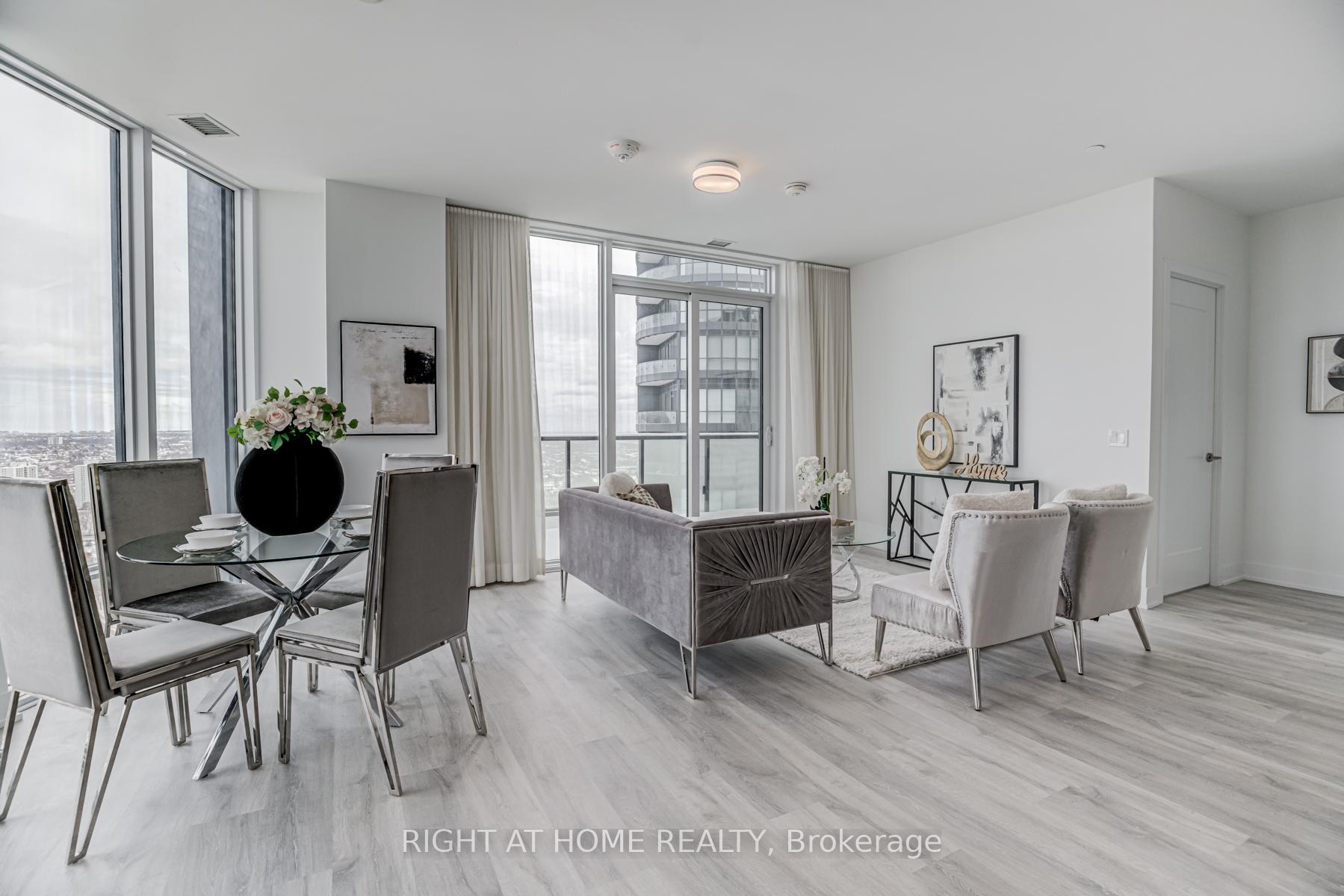 2 Bedrooms Condo at 575 Bloor,  Toronto For sale