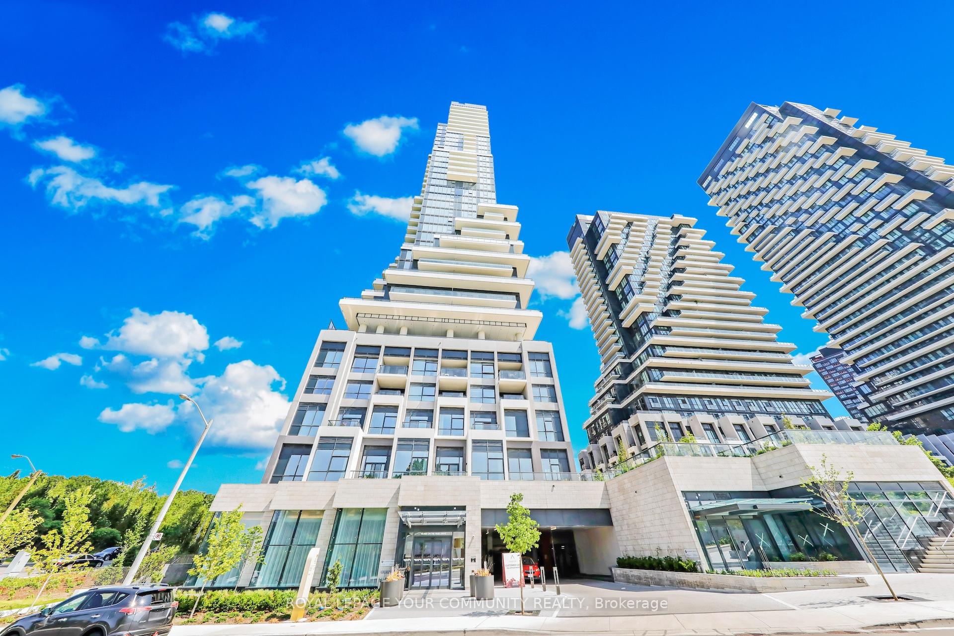 3 Bedrooms Condo at 10 Inn On The Park, Toronto For sale