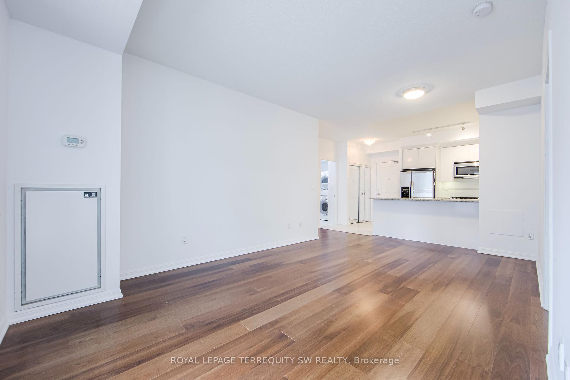 3 Bedrooms Condo at 628 Fleet, Toronto For sale