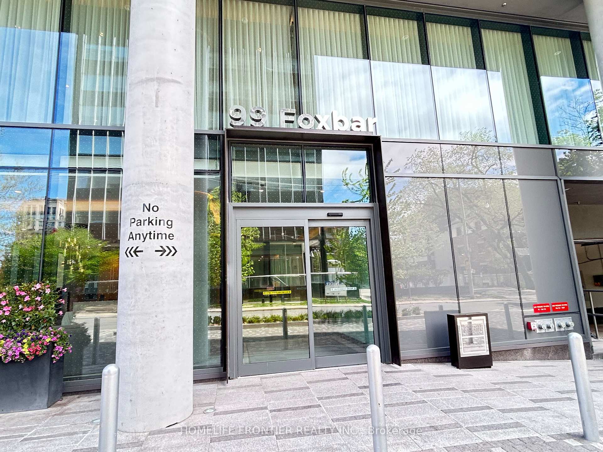 1 Bedroom Condo at 99 Foxbar, Toronto For sale