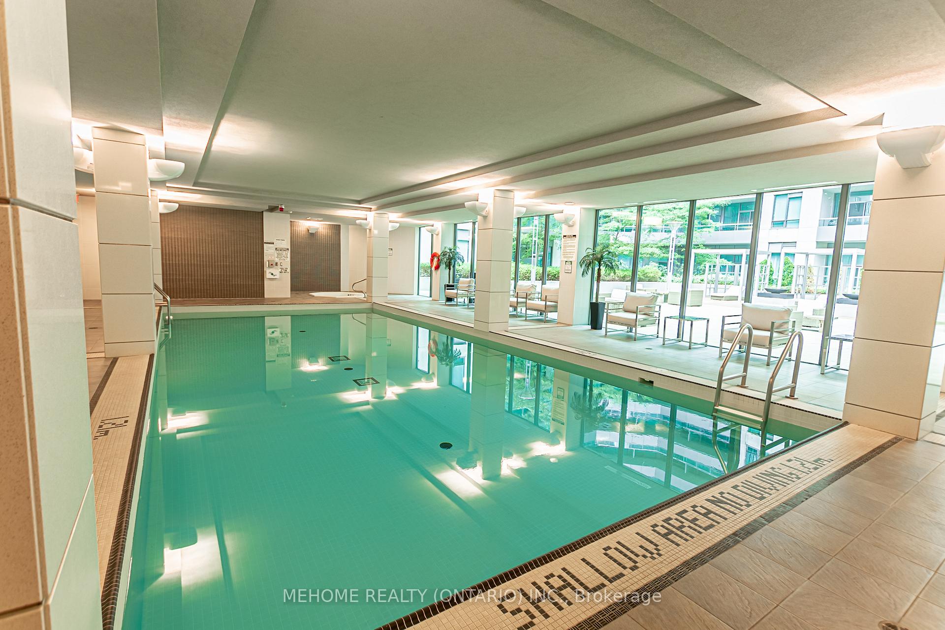 3 Bedrooms Condo at 19 Grand Trunk, Toronto For sale