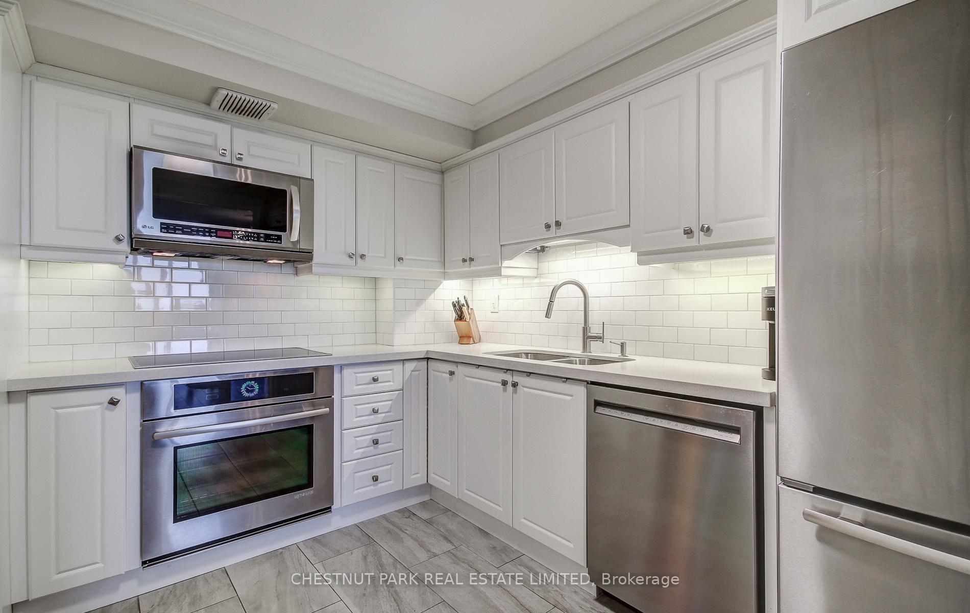 2 Bedrooms Condo at 1400 Dixie, Mississauga For sale