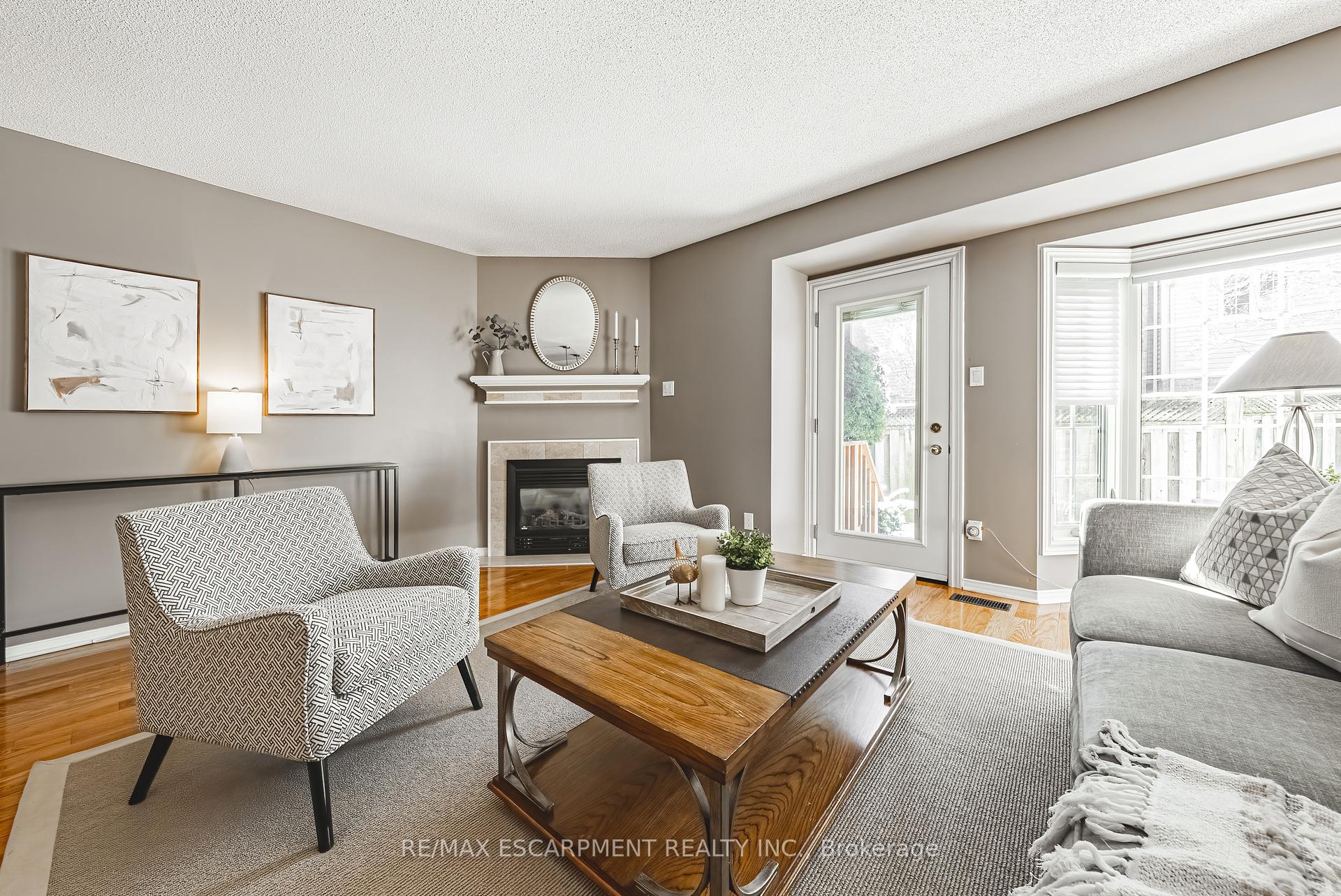 3 Bedrooms Condo at 3333 New,  Burlington For sale
