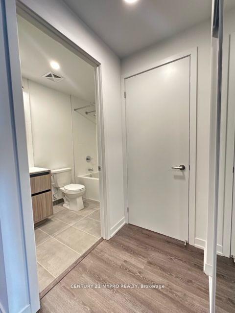 1 Bedroom Condo at 7950 Bathurst,  Vaughan For sale