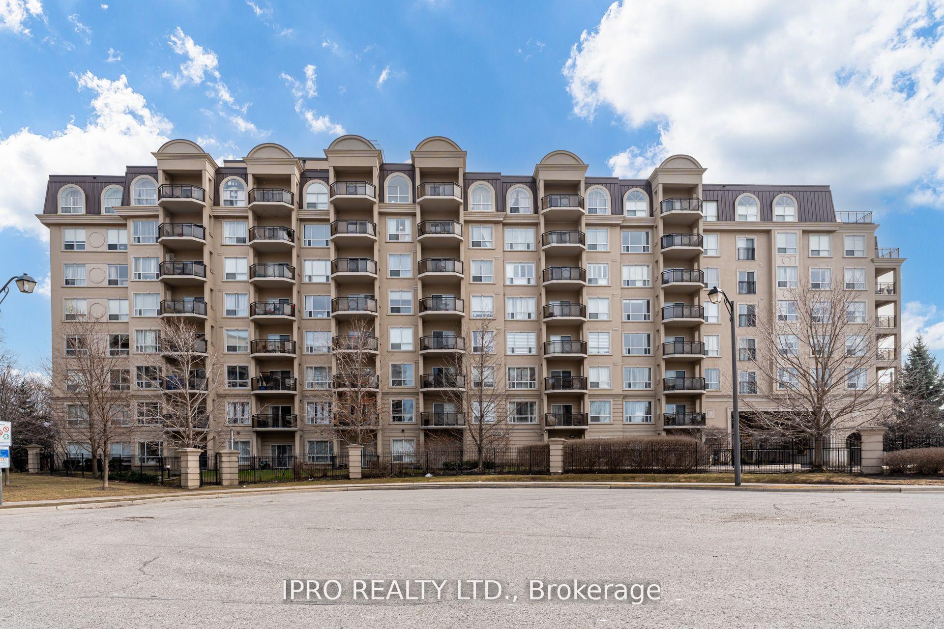 2 Bedrooms Condo at 1 Maison Parc, Vaughan For sale