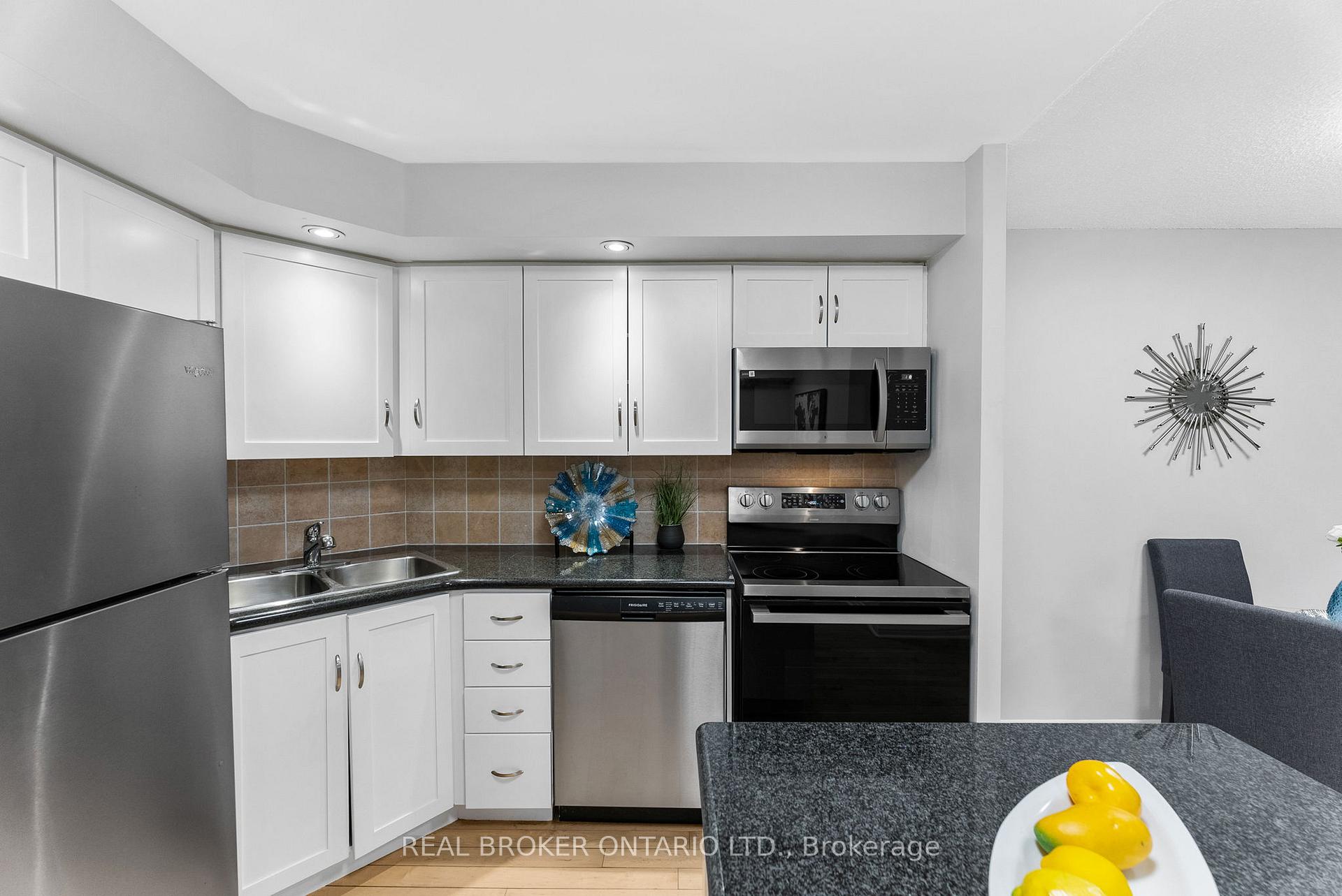 2 Bedrooms Condo at 250 Wellington,  Toronto For sale