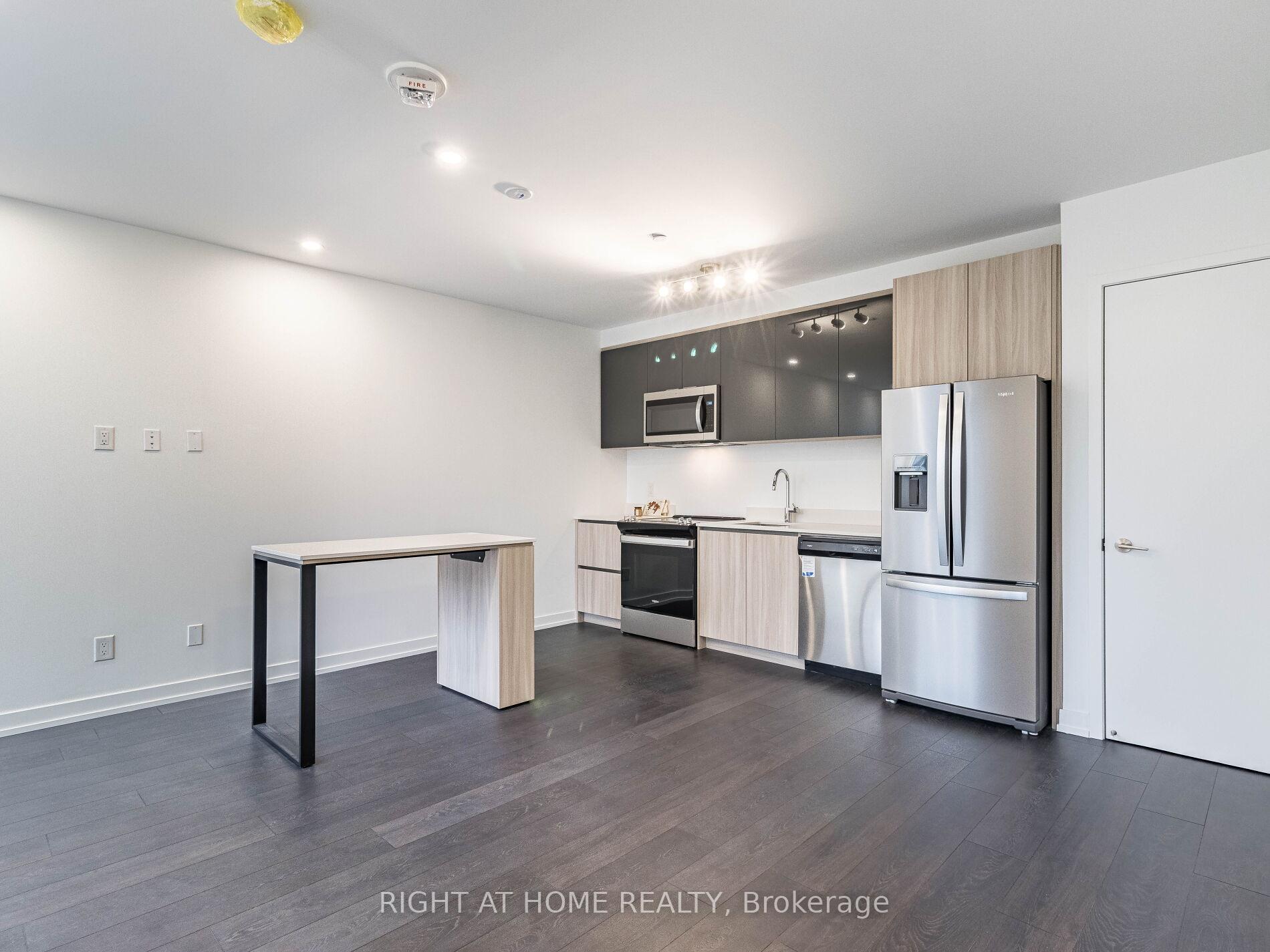 2 Bedrooms Condo at 5 maryport, Toronto For sale