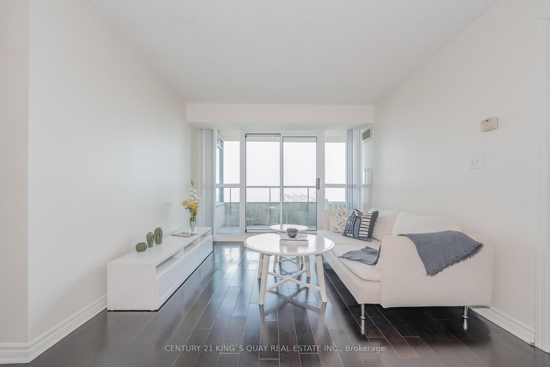 3 Bedrooms Condo at 18 Spring Garden, Toronto For sale