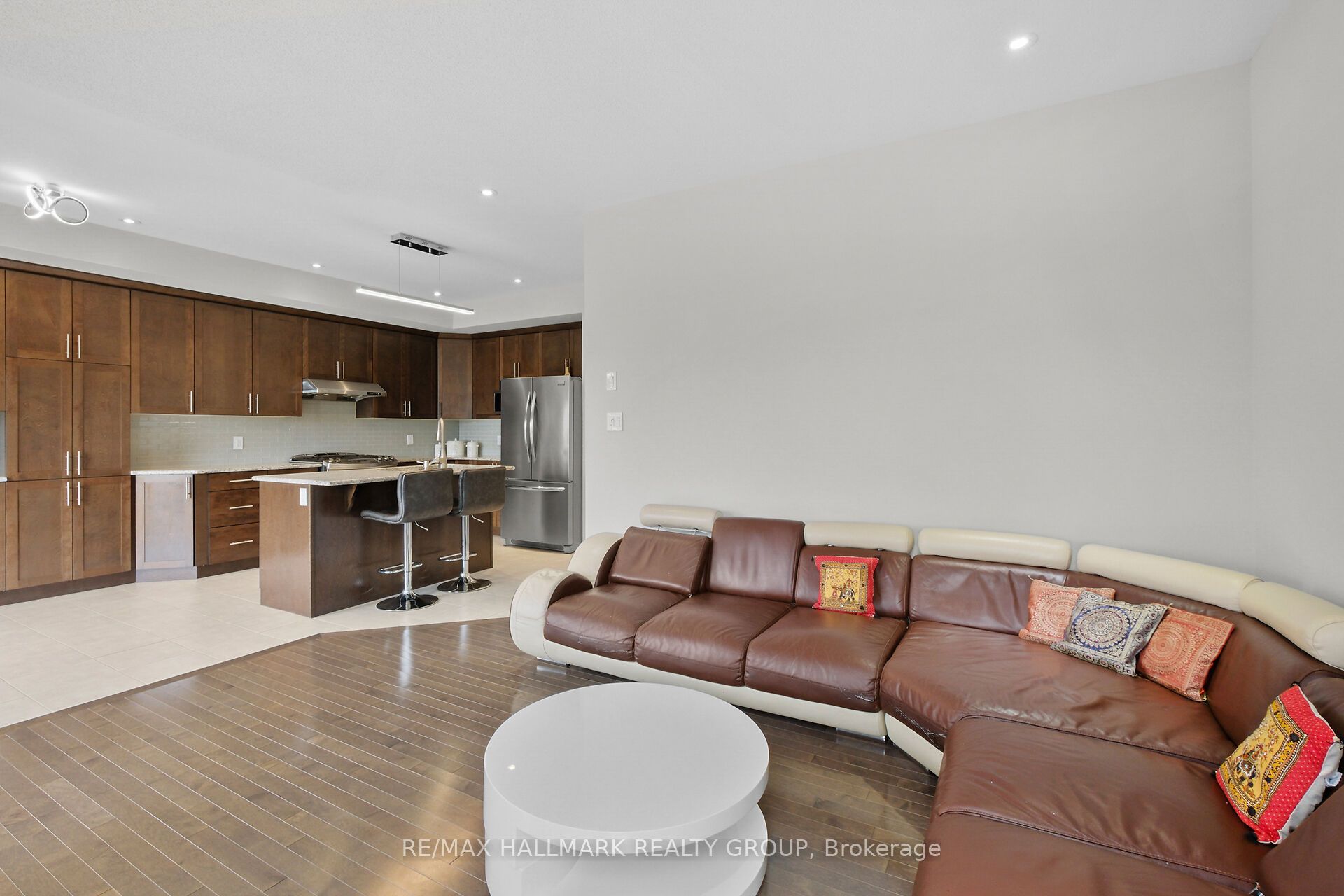 74 Tapadero Avenue, Kanata, ON K2V 0C9