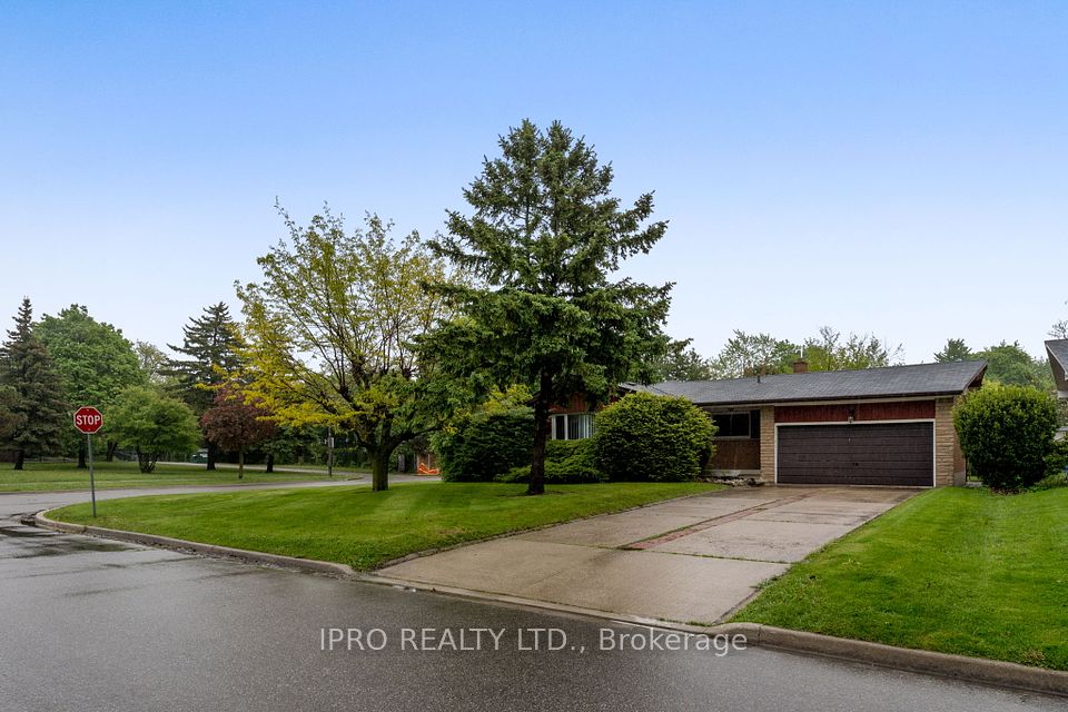 257 Elizabeth Street, Brampton, ON L6Y 1S2