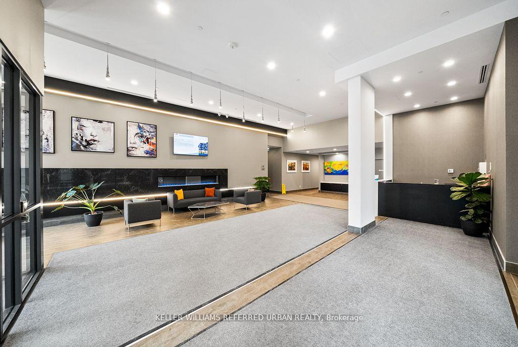2 Bedrooms Condo at 8 Trent, Toronto For sale