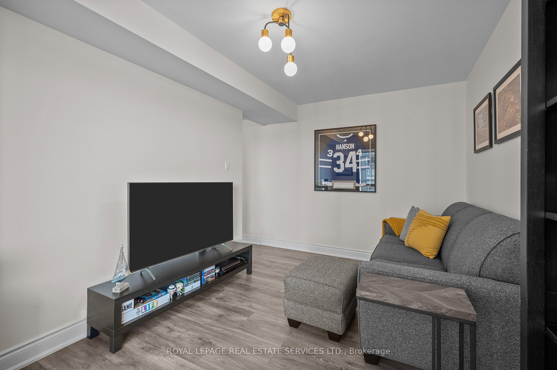 2 Bedrooms Condo at 2185 Marine,  Oakville For sale