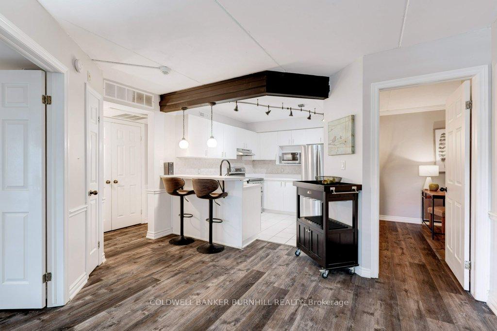 2 Bedrooms Condo at 2040 Cleaver,  Burlington For sale