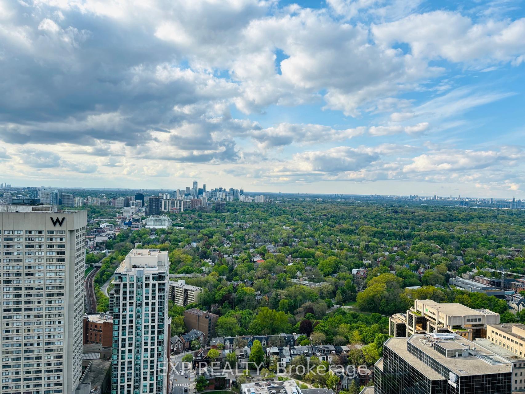 1 Bedroom Condo at 50 Charles, Toronto For sale