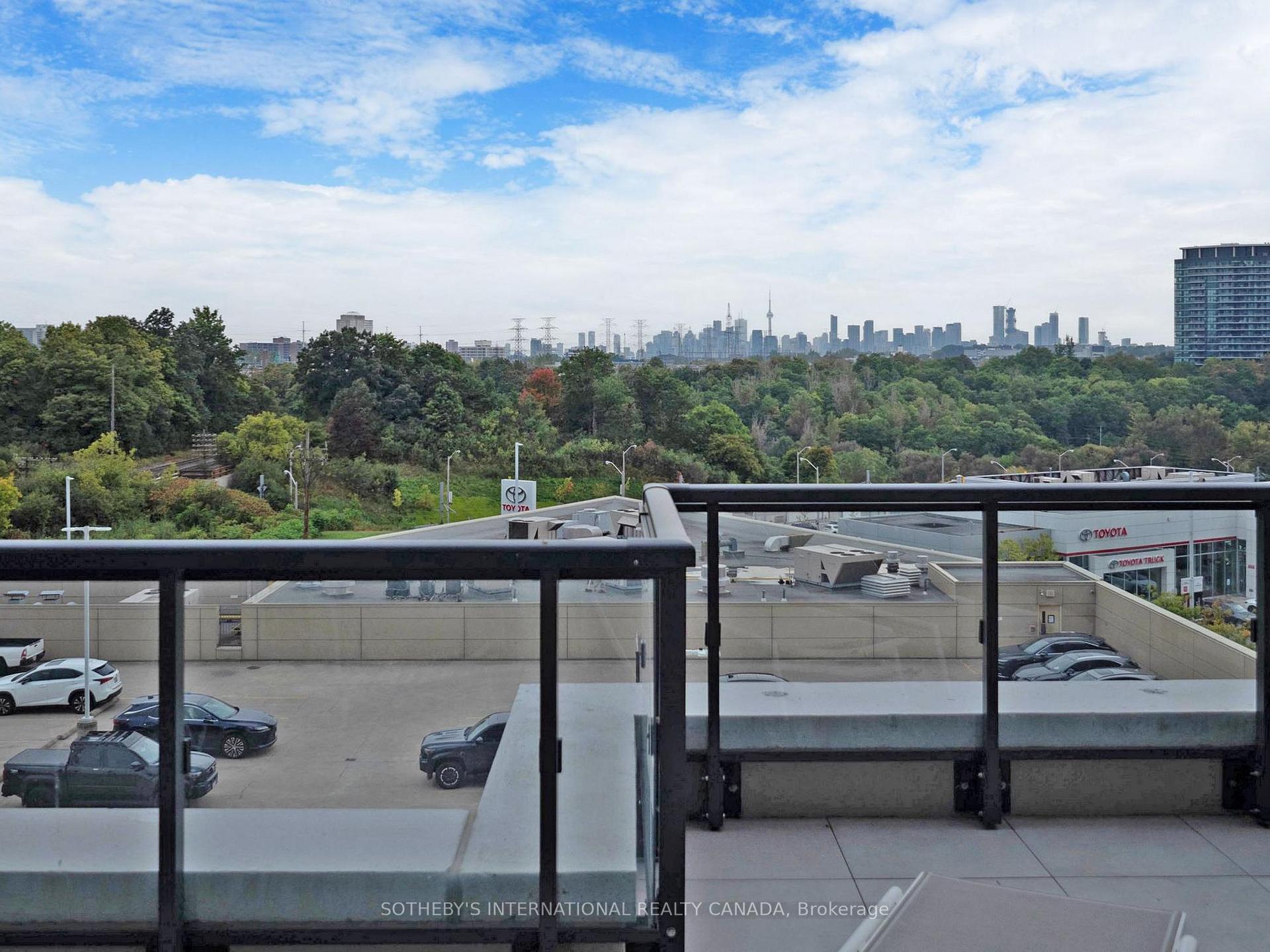 3 Bedrooms Condo at 30 Inn On the Park, Toronto For sale
