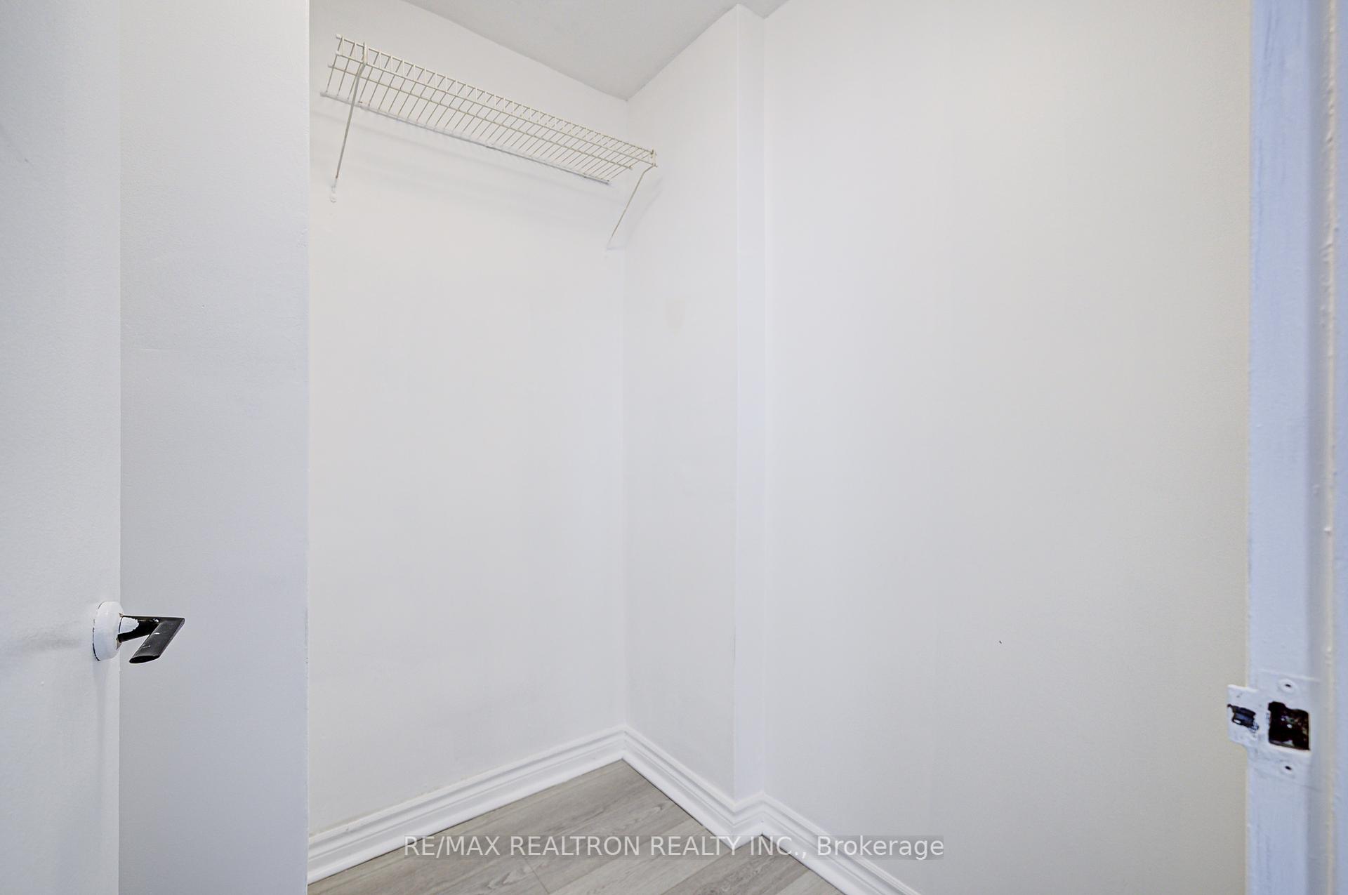 2 Bedrooms Condo at 5 Massey, Toronto For sale
