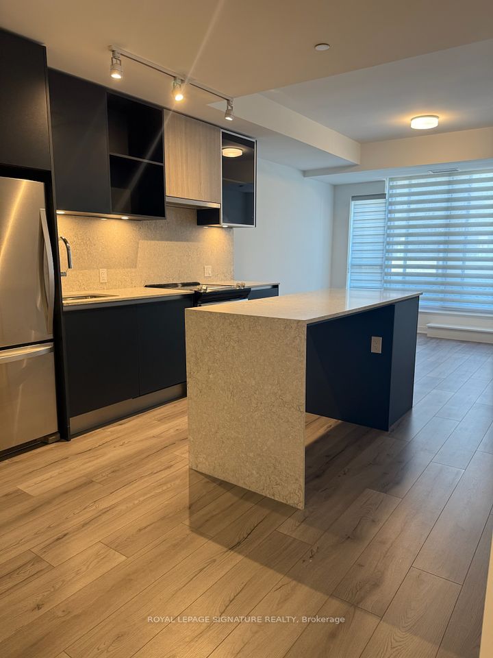 #325 - 395 Dundas Street, Oakville, ON L6M 5R8