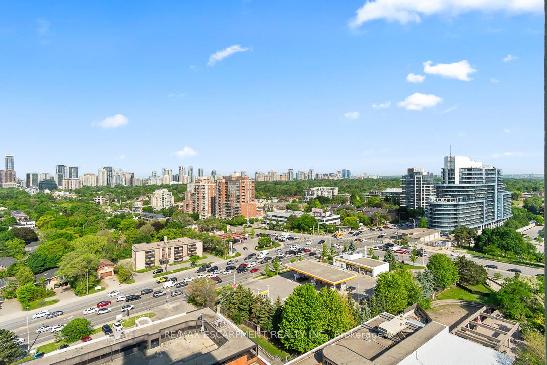 1 Bedroom Condo at 18 Kenaston, Toronto For sale