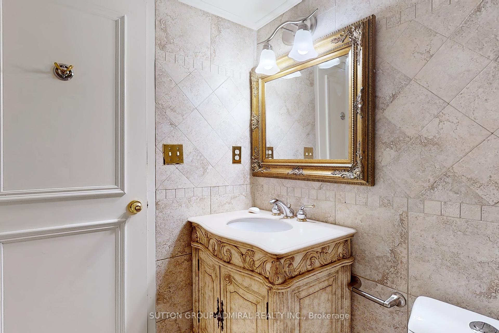 2 Bedrooms Condo at 135 Antibes, Toronto For sale