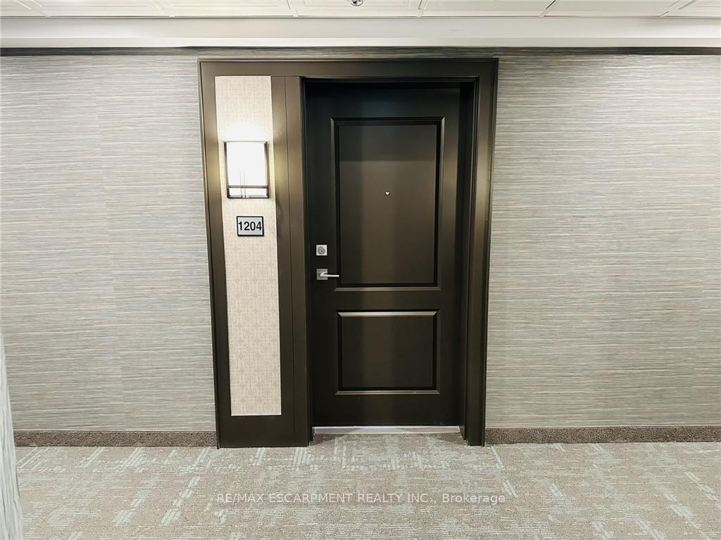 1 Bedroom Condo at 460 DUNDAS,  Hamilton For sale