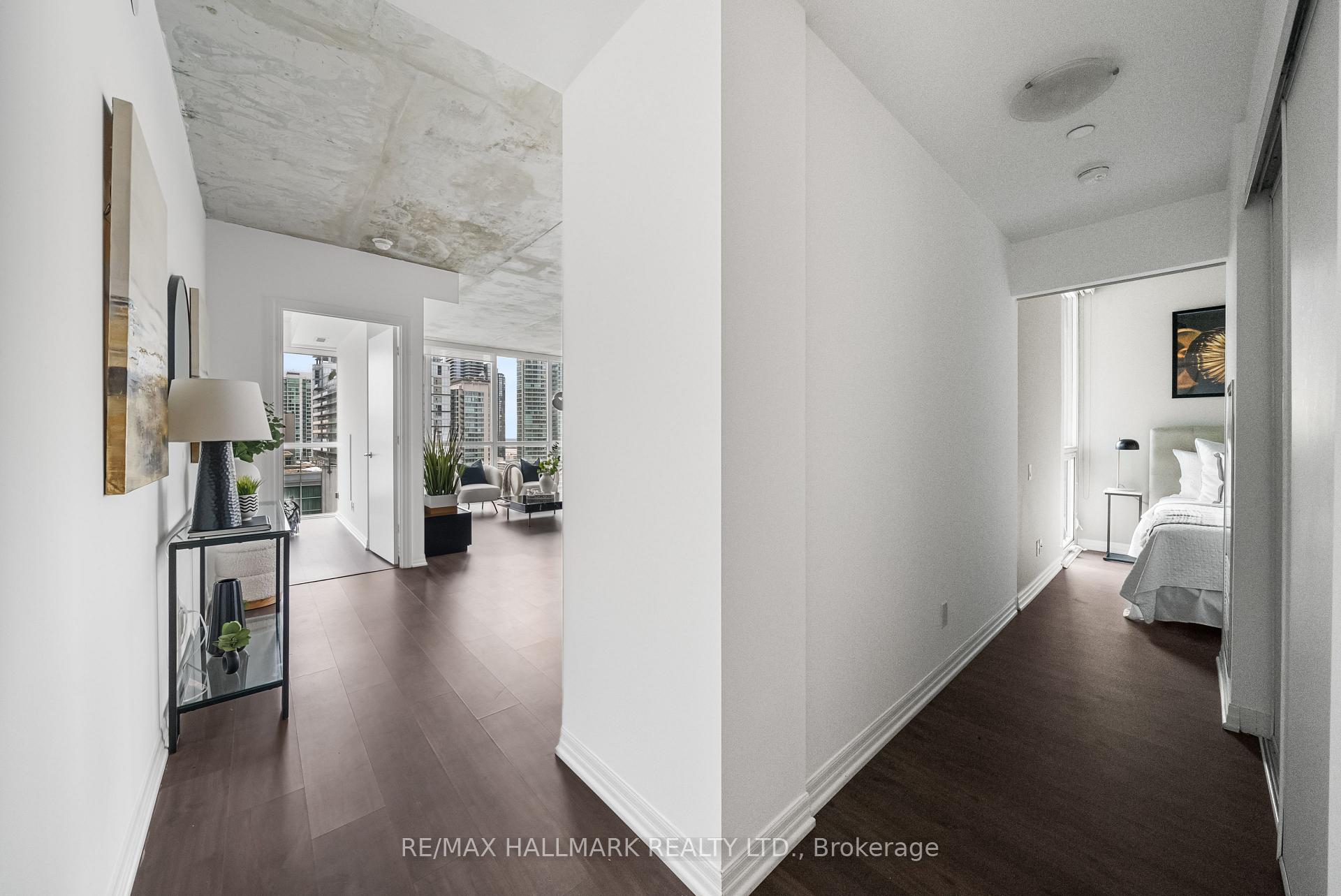 2 Bedrooms Condo at 88 Blue Jays, Toronto For sale