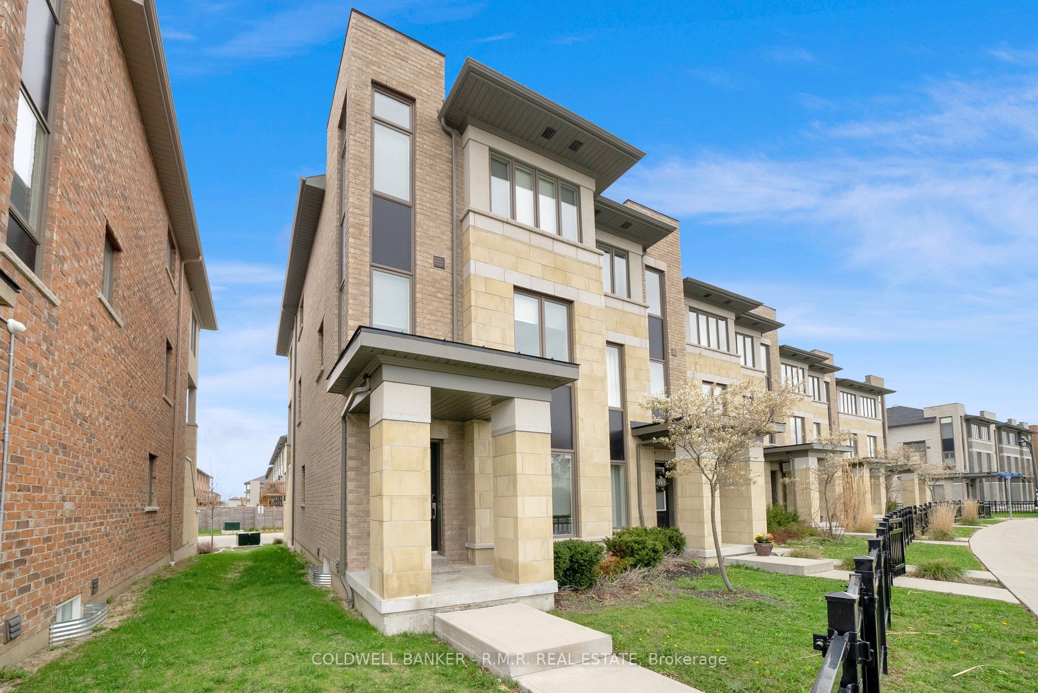 15 Shawfield Way, #83