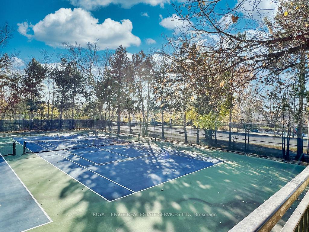 3 Bedrooms Condo at 5444 Yonge, Toronto For sale