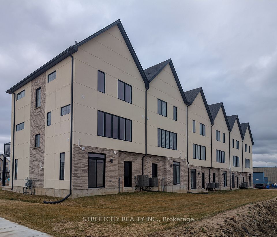 #8 - 235 Kennington Way, London South, ON N6L 0H4