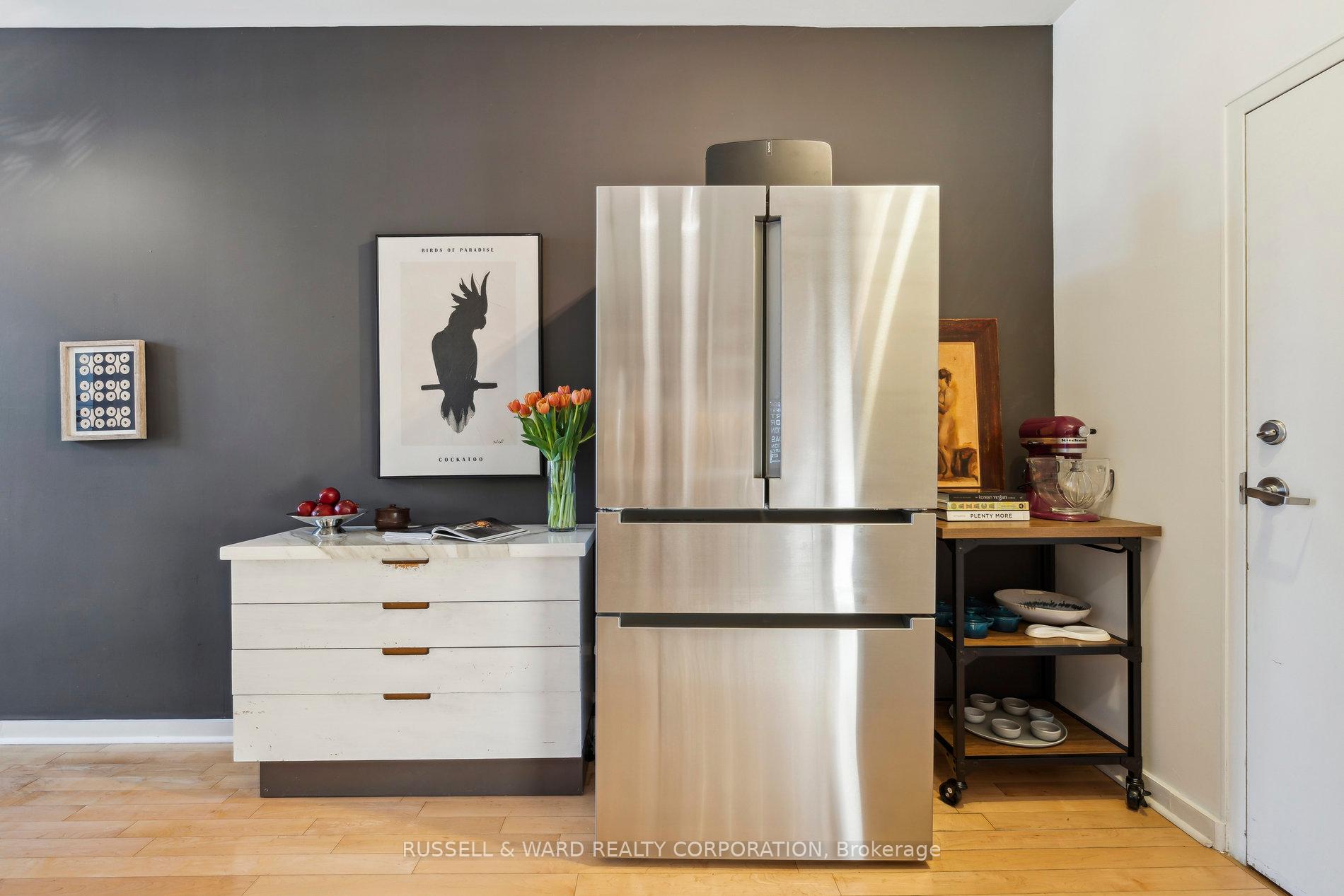 2 Bedrooms Condo at 394 Euclid,  Toronto For sale