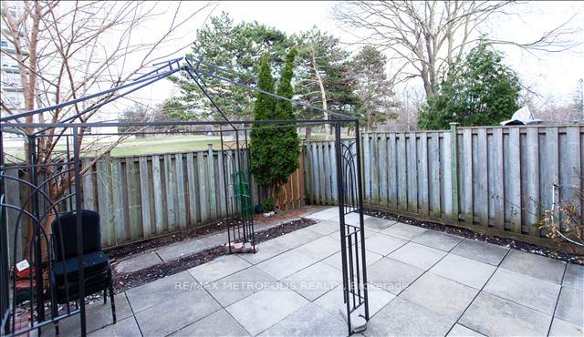 5 Bedrooms Condo at 39 John Cabot,  Toronto For sale
