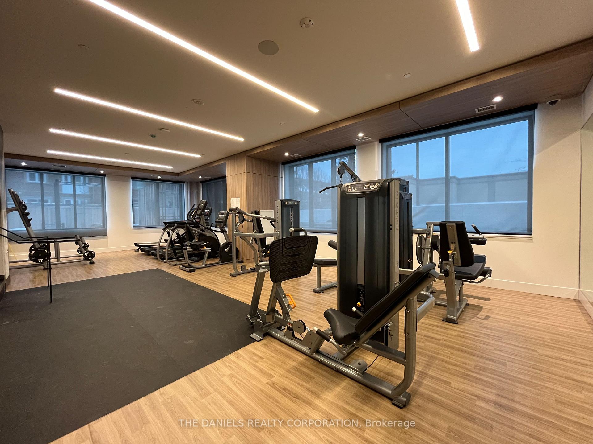 2 Bedrooms Condo at 8 Beverley Glen,  Vaughan For sale