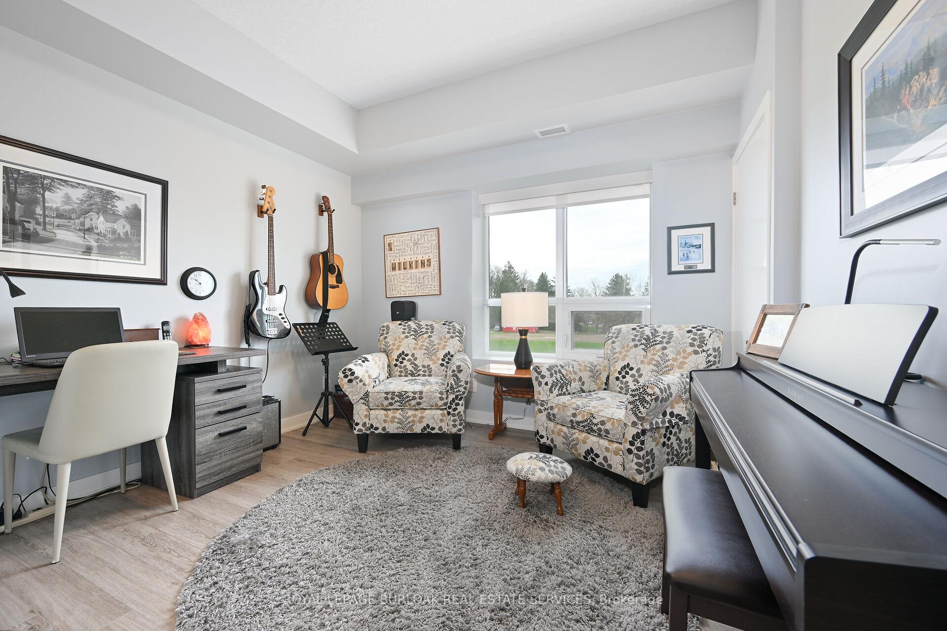 2 Bedrooms Condo at 16 Markle,  Hamilton For sale