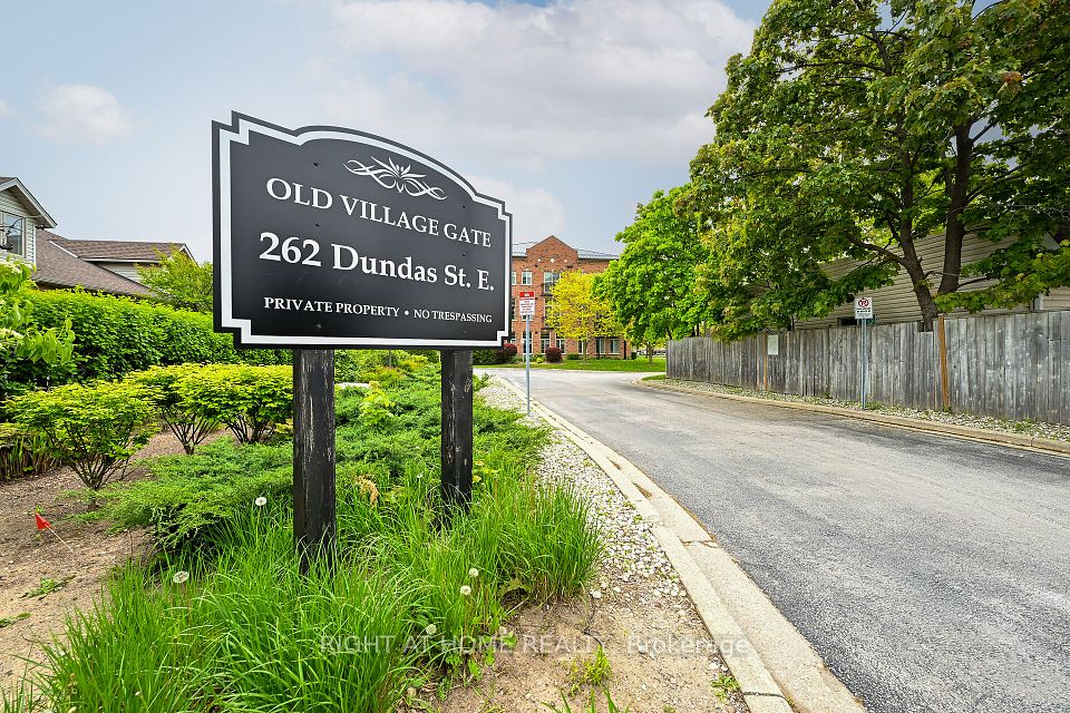 262 Dundas