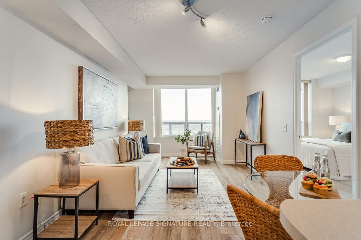 2 Bedrooms Condo at 55 Strathaven, Mississauga For sale