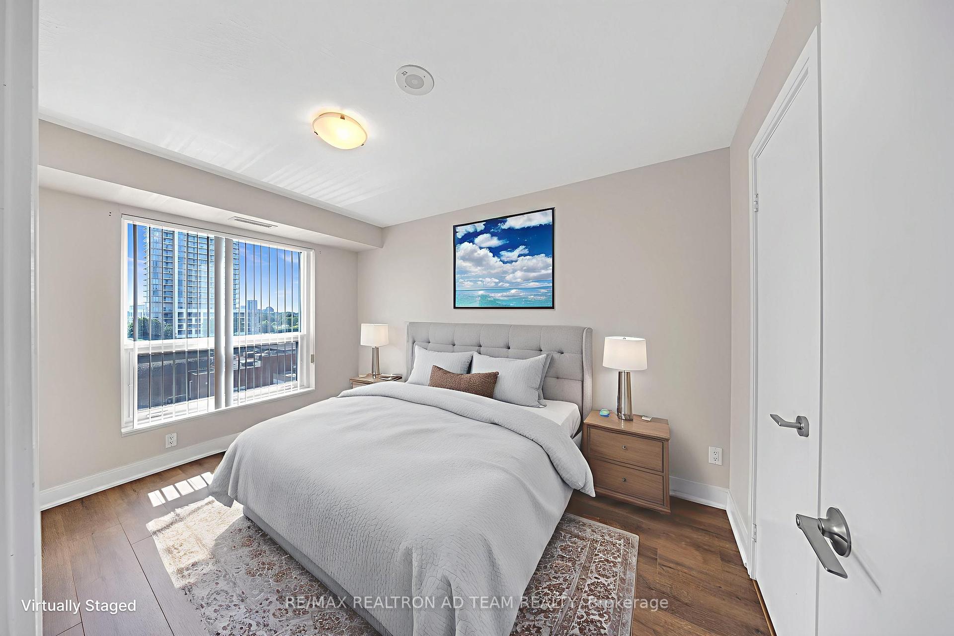 2 Bedrooms Condo at 125 Village Green, Toronto For sale