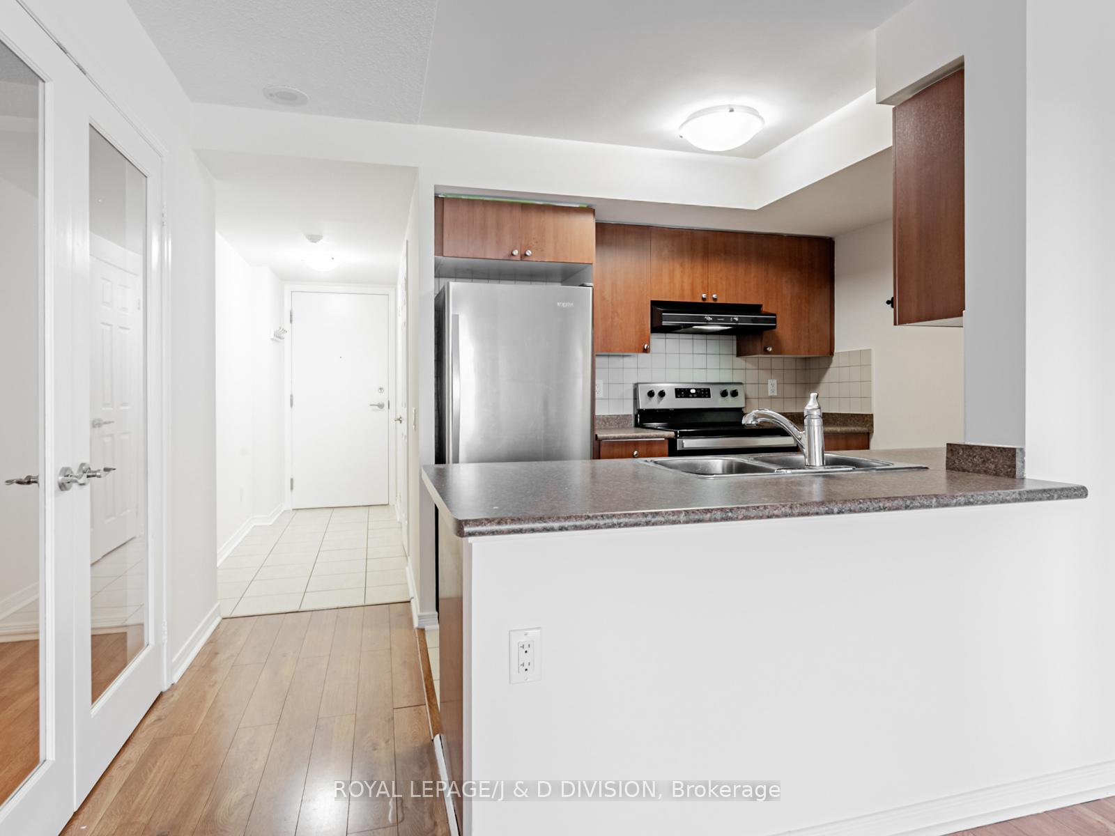 3 Bedrooms Condo at 60 Heintzman, Toronto For sale