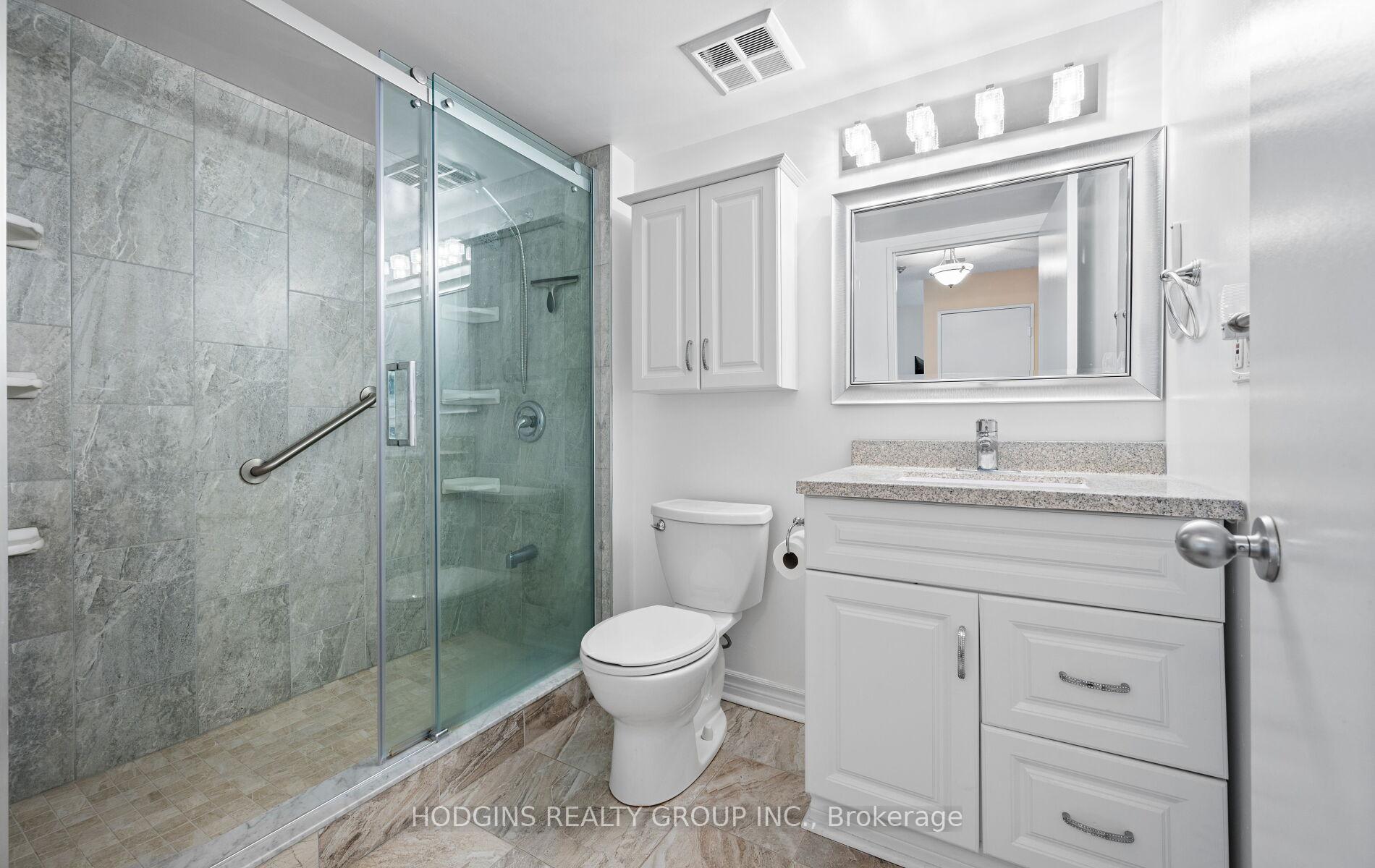 1 Bedroom Condo at 21 Overlea, Toronto For sale