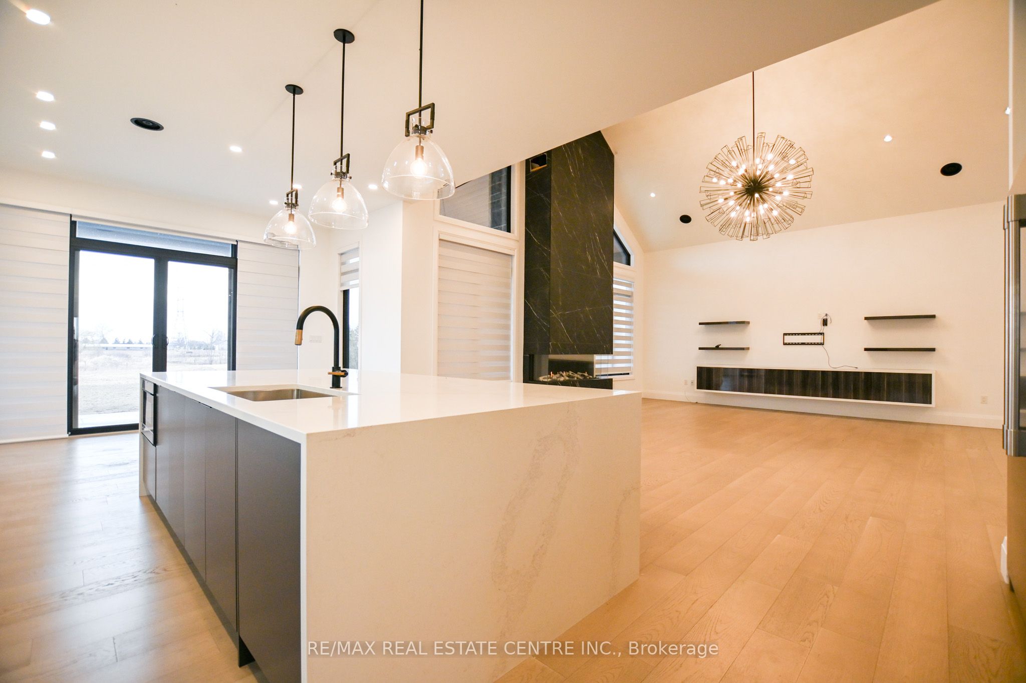 7325 Sunset Place, #3