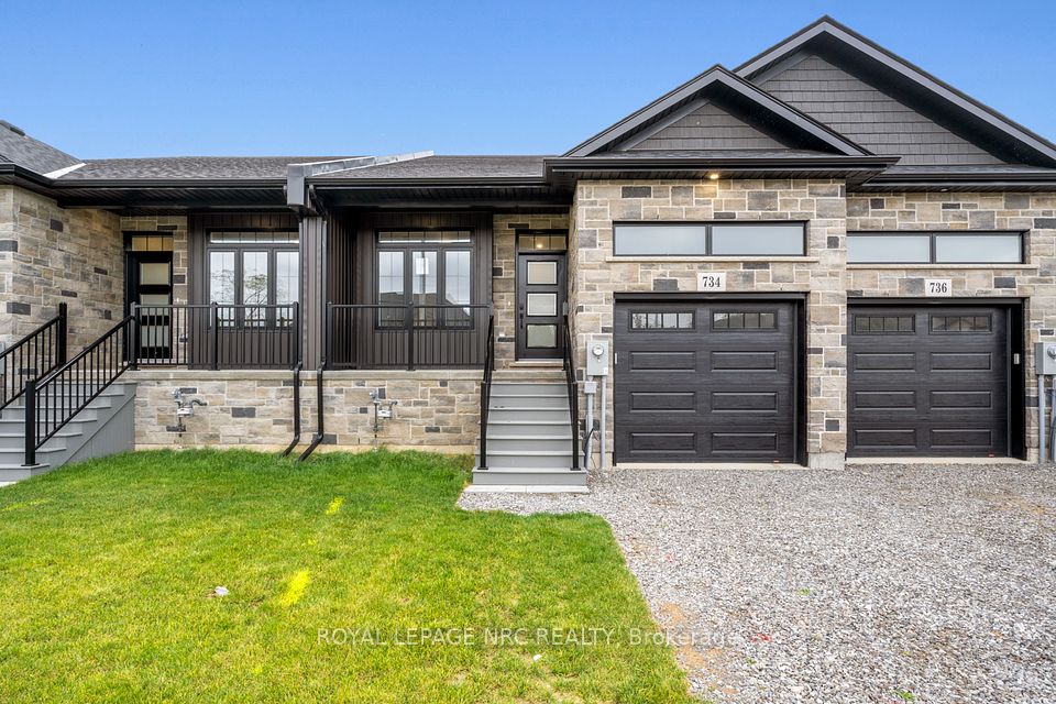 734 Clarence