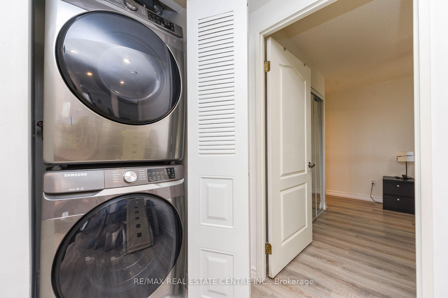 3 Bedrooms Condo at 7405 Goreway, Mississauga For sale
