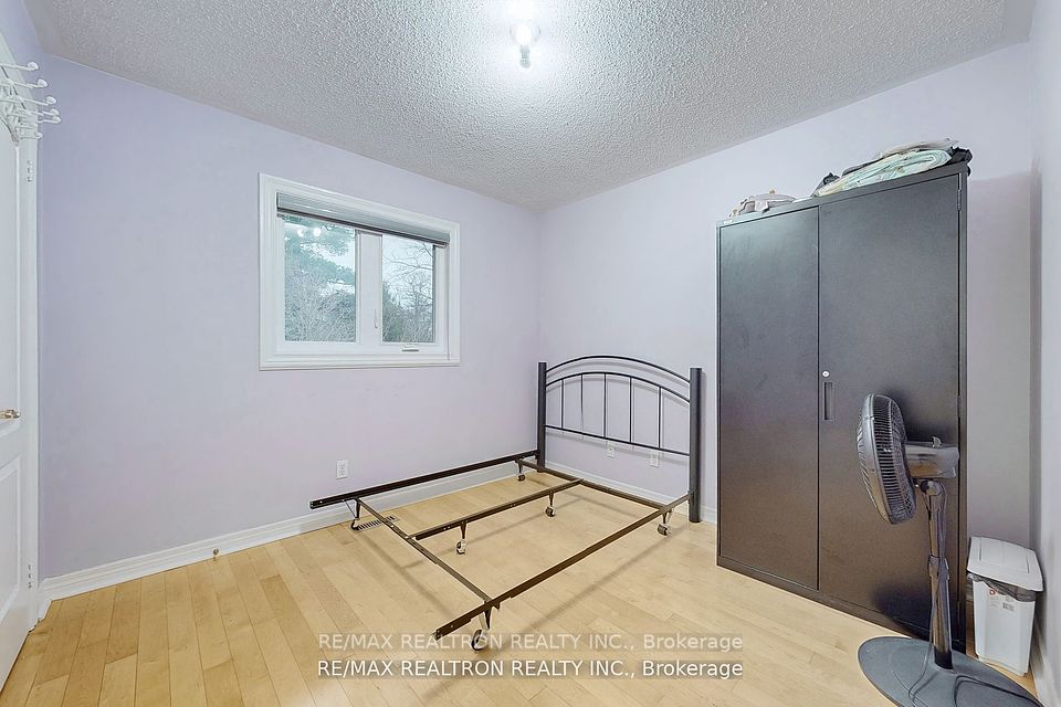 https://trreb-image.ampre.ca/sYZaJDerKVq93qizphFgTx1NcTdjOwGEJCWFONltX2Y/rs:fit:960:960/wm:.5:so:0:50:.4/wmsh:10/wmt:PHNwYW4gZm9yZWdyb3VuZD0nd2hpdGUnIGZvbnQ9JzY4Jz5SRS9NQVggUkVBTFRST04gUkVBTFRZIElOQy4sIEJyb2tlcmFnZTwvc3Bhbj4/L3RycmViL2xpc3RpbmdzLzQwLzk5LzQ1LzI0L3AvYmUxNmIyNWYtYzYzMS00OGQ3LTkwMjMtNDQ2OTEyZmFiZTM1LmpwZw.jpg