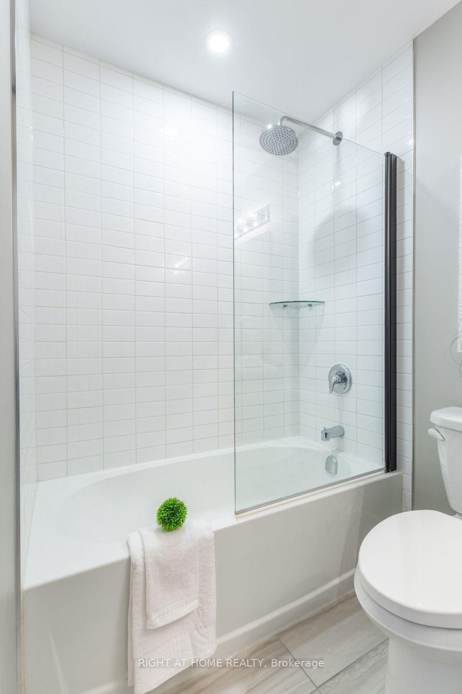 1 Bedroom Condo at 450 Dundas,  Hamilton For sale