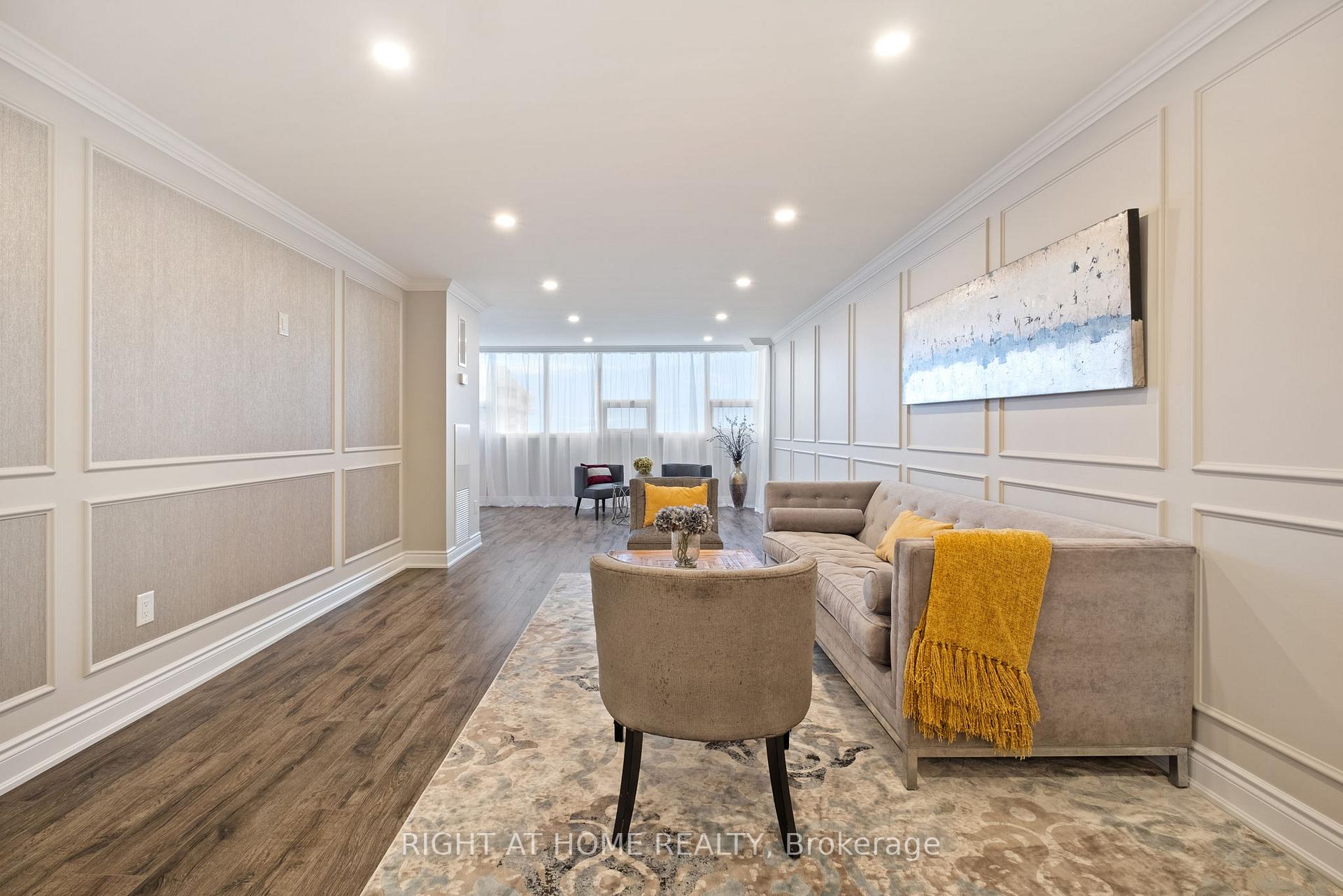 4 Bedrooms Condo at 3303 Don Mills,  Toronto For sale