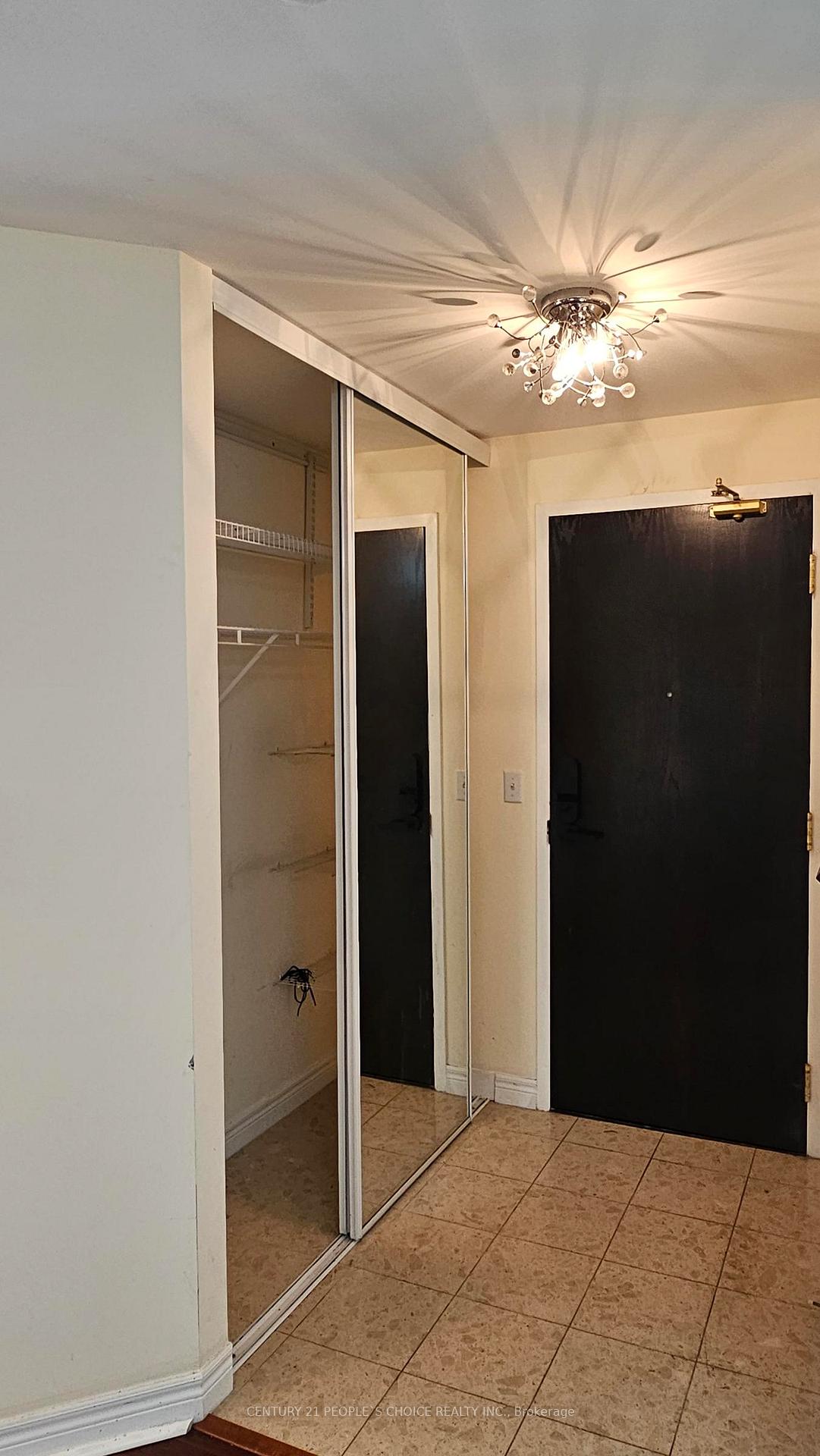 2 Bedrooms Condo at 23 Hollywood, Toronto For sale