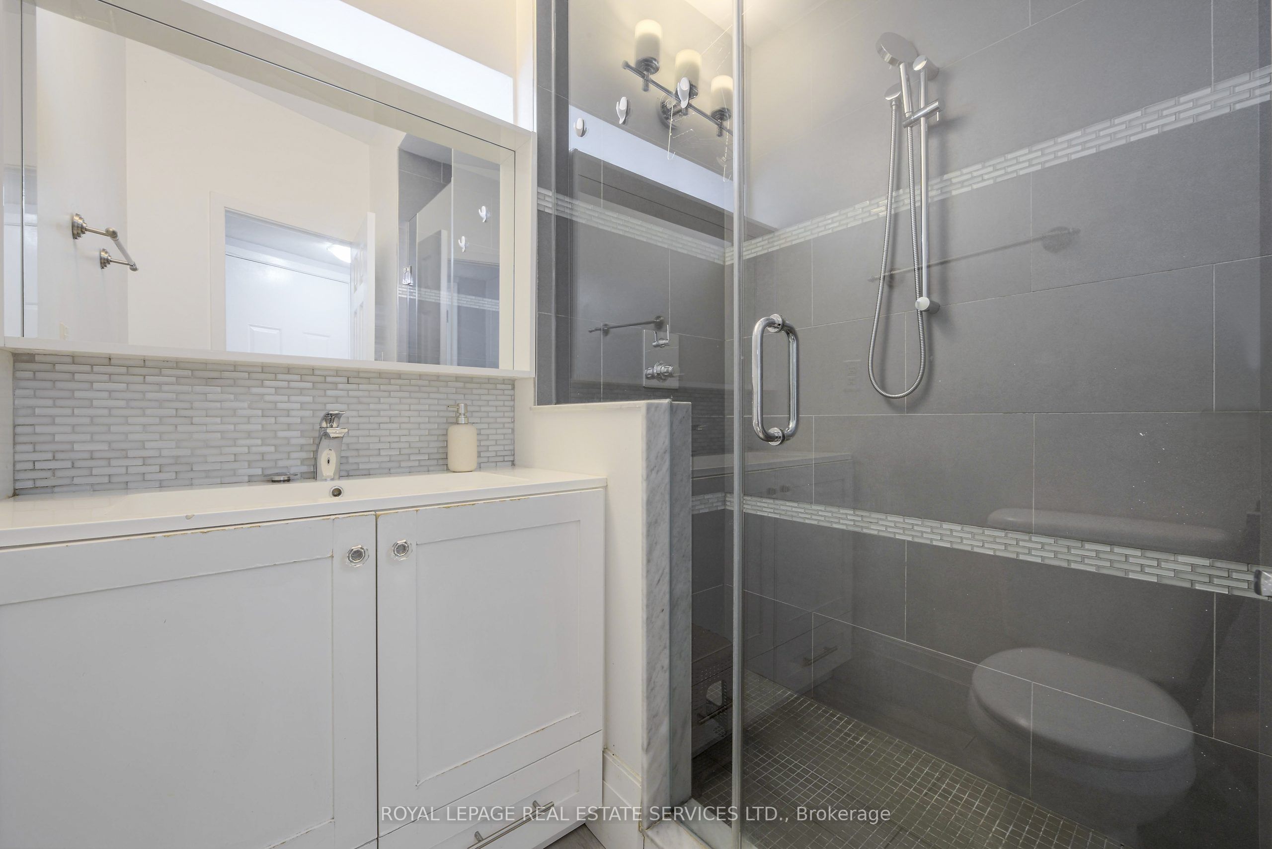 271 Albany Avenue, #1